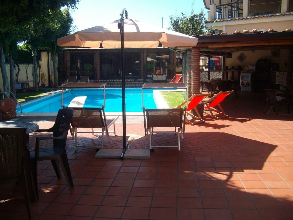 Villa Singola -Sole-Luna-Casavilladusoleil أتشيريالي المظهر الخارجي الصورة