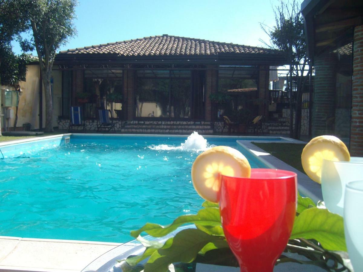 Villa Singola -Sole-Luna-Casavilladusoleil أتشيريالي المظهر الخارجي الصورة